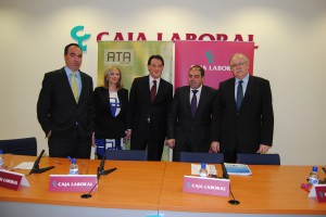 Firma convenio Caja Laboral ATA Zaragoza